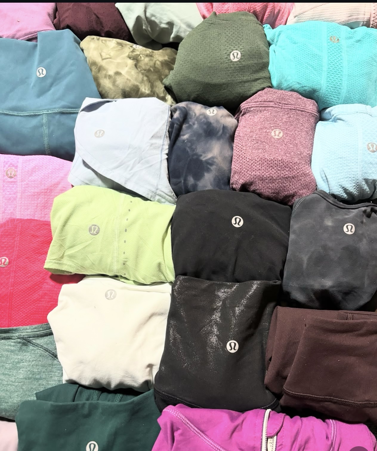 Lululemon clothing pallet - Shell Liquidations