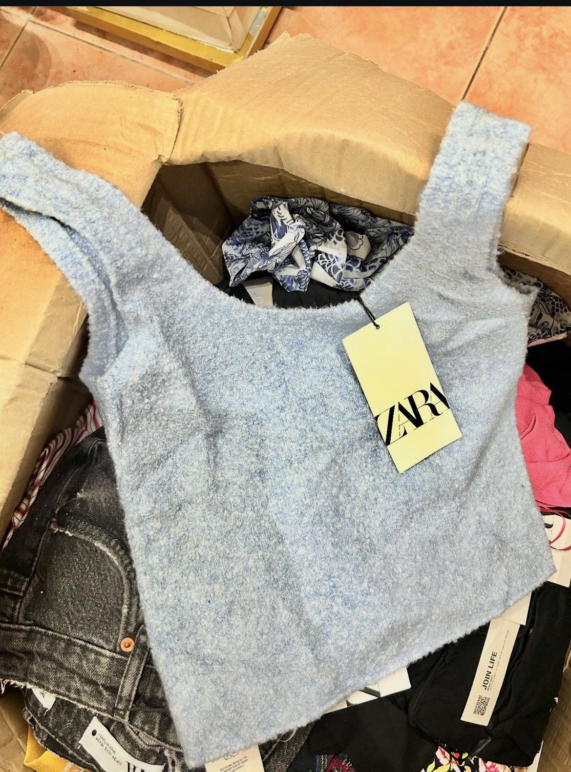 Zara clothing pallets - Shell Liquidations